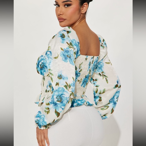 Fashion nova floral smocked top - Picture 2 of 2